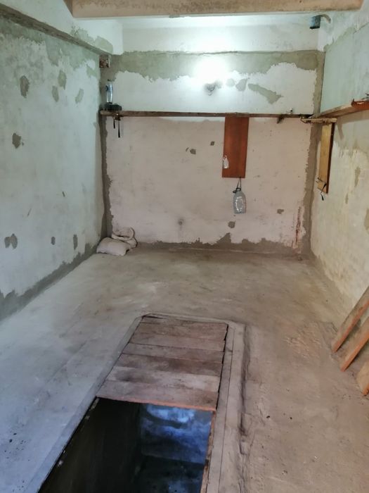 Продам гараж в кооперативе Север ! Остановка  Электромонтаж!