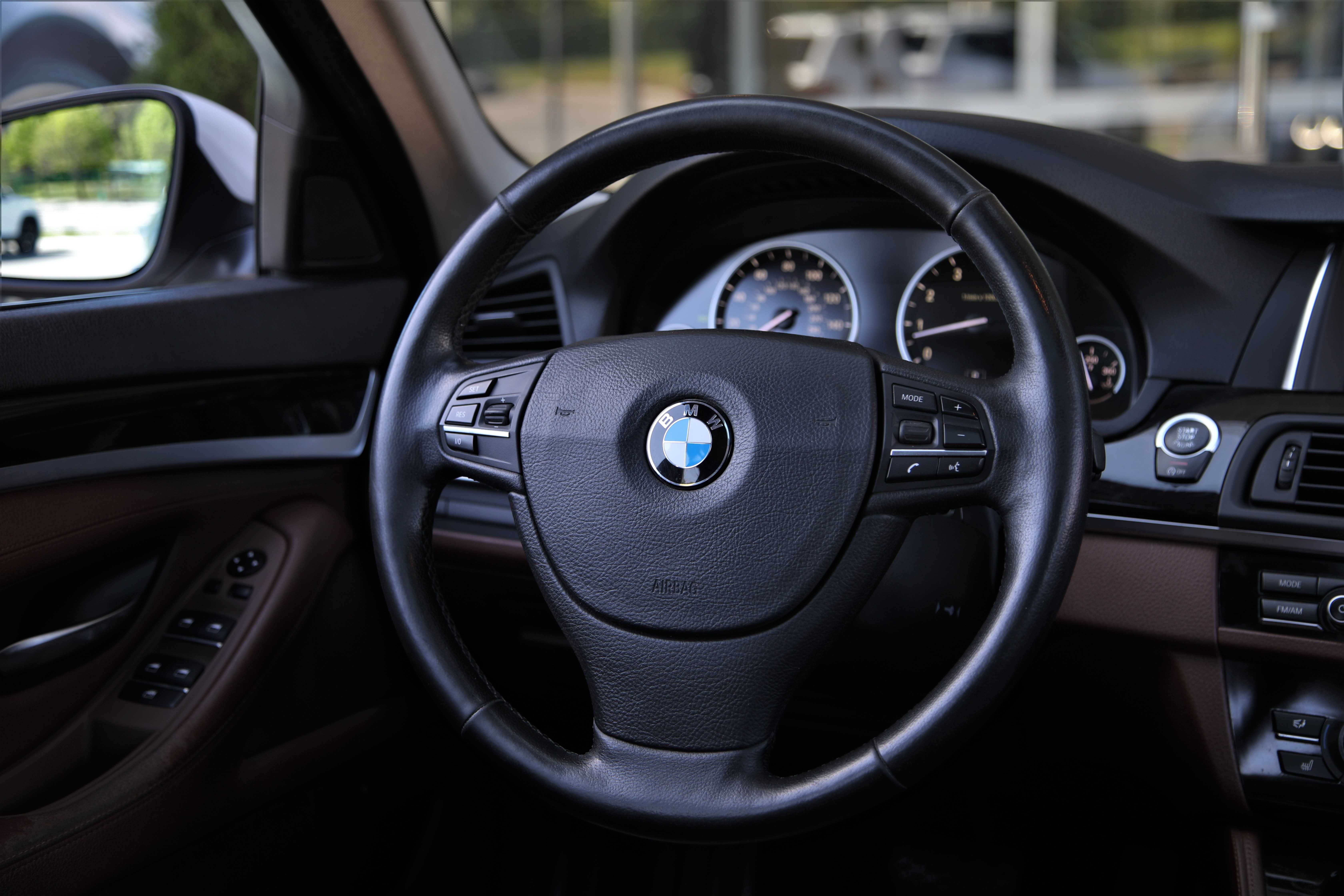 BMW 535i 2013 року.