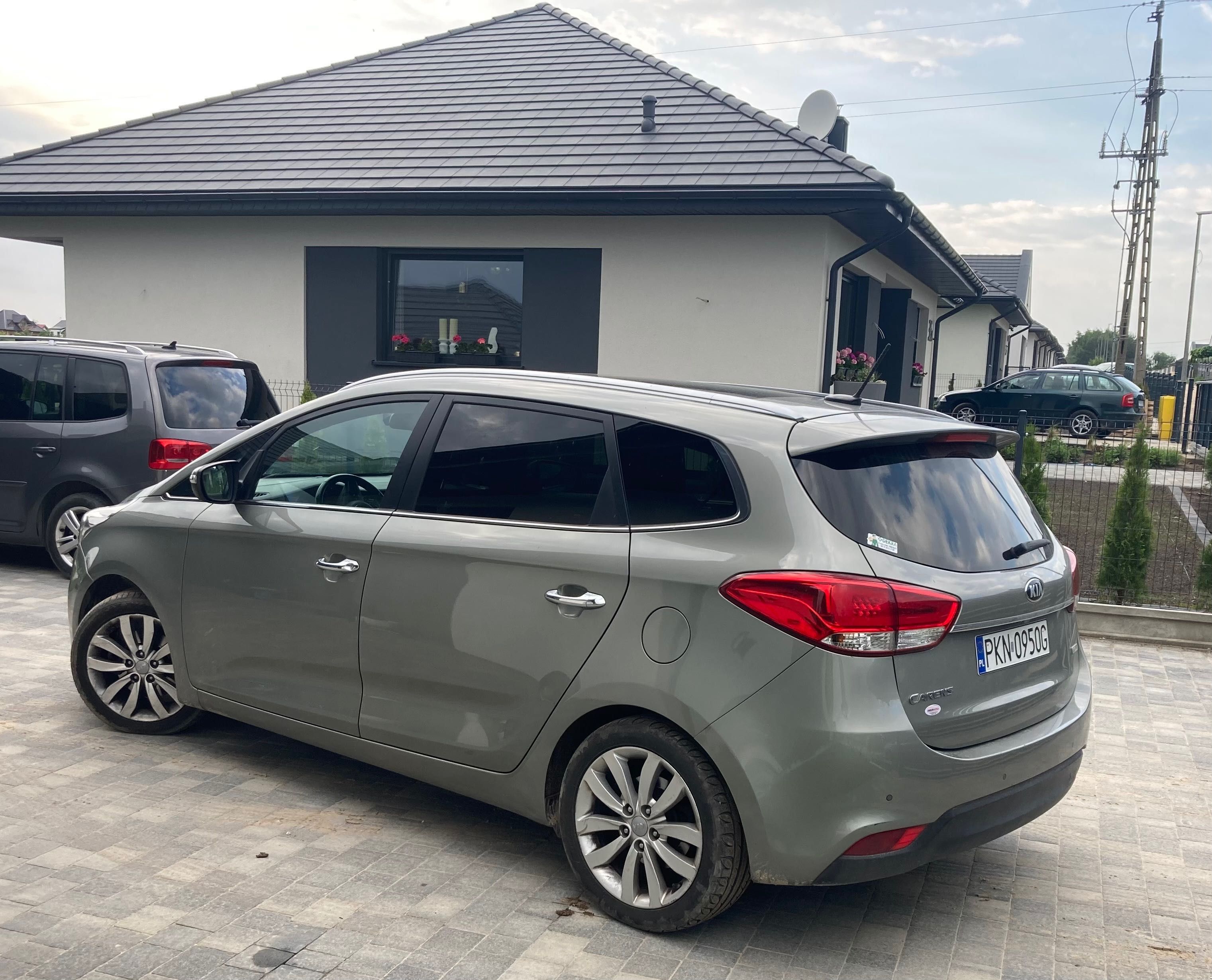 Kia carens Full opcja szklany dach 2xPDC //kamera cofania