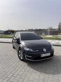 Volkswagen E-Golf 24.2kWh 116к.с. 2015 рік випуску чорний