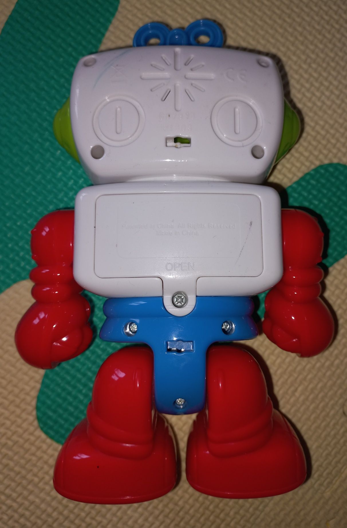 Zabawka robot dla chłopca
