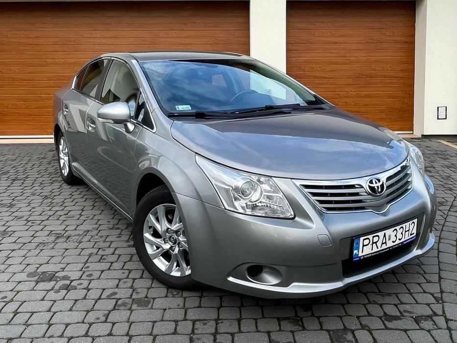 Toyota Avensis Toyota Avensis 1.8 147km benzyna + LPG / Hak / klimatyzacja