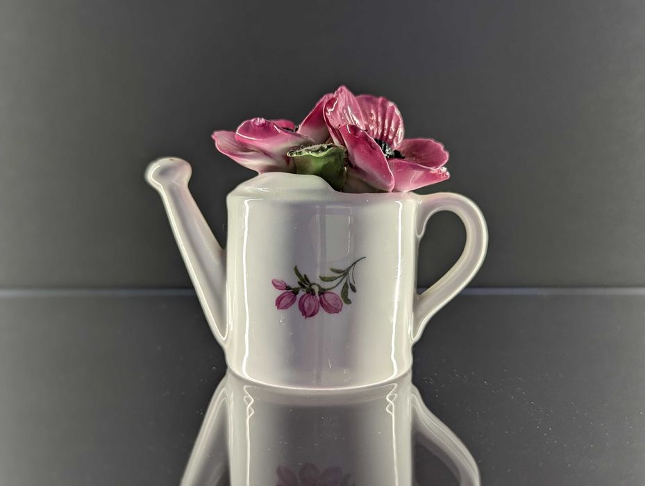 Колекційна порцелянова лійка з анемонами, Англія, кістяна порцеляна