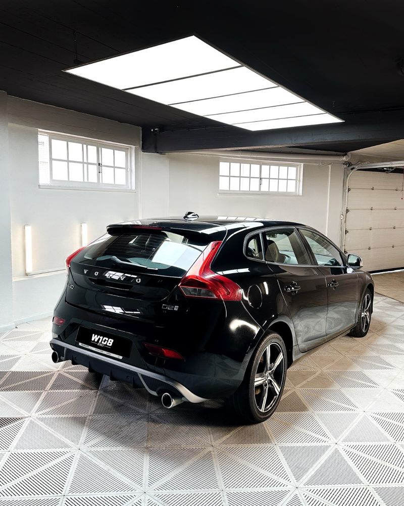 Volvo V40 2.0 D2 R-Design