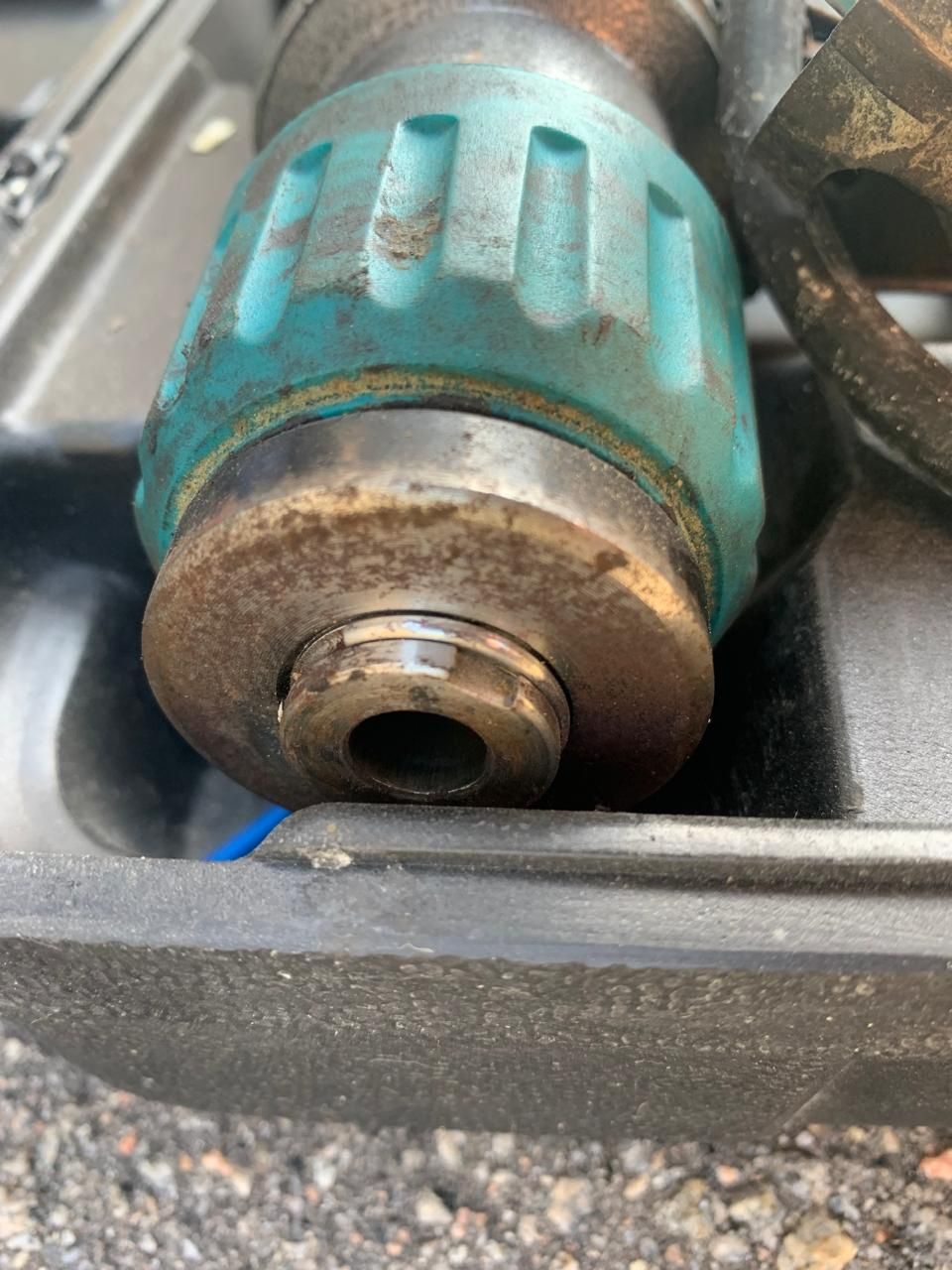 Бочковой перфоратор Makita HM4002