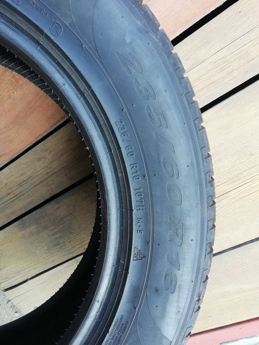 Dwie opony Pirelli Scorpion Winter 235/60/18 107H