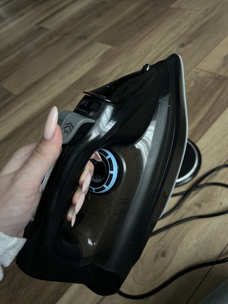 Żelazko czarny Qilive