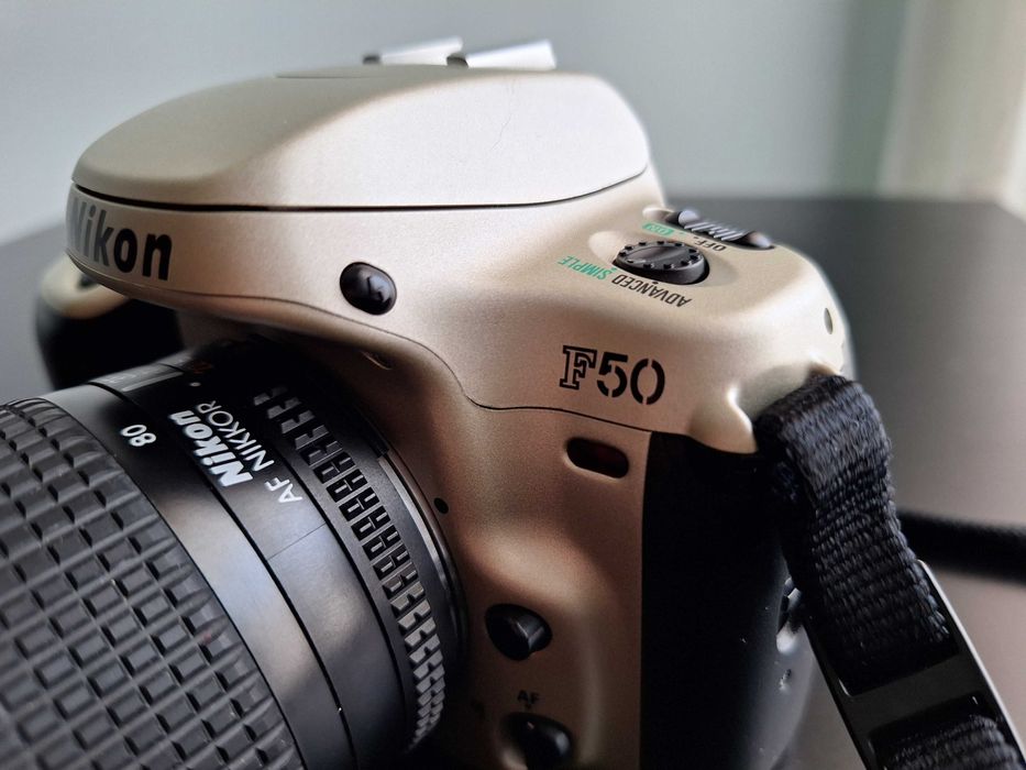 Nikon F50 + Lente 35-80mm + Mala Lowepro Nova 1