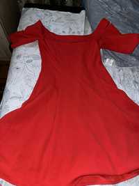 Платье красное в хорошем состоянии