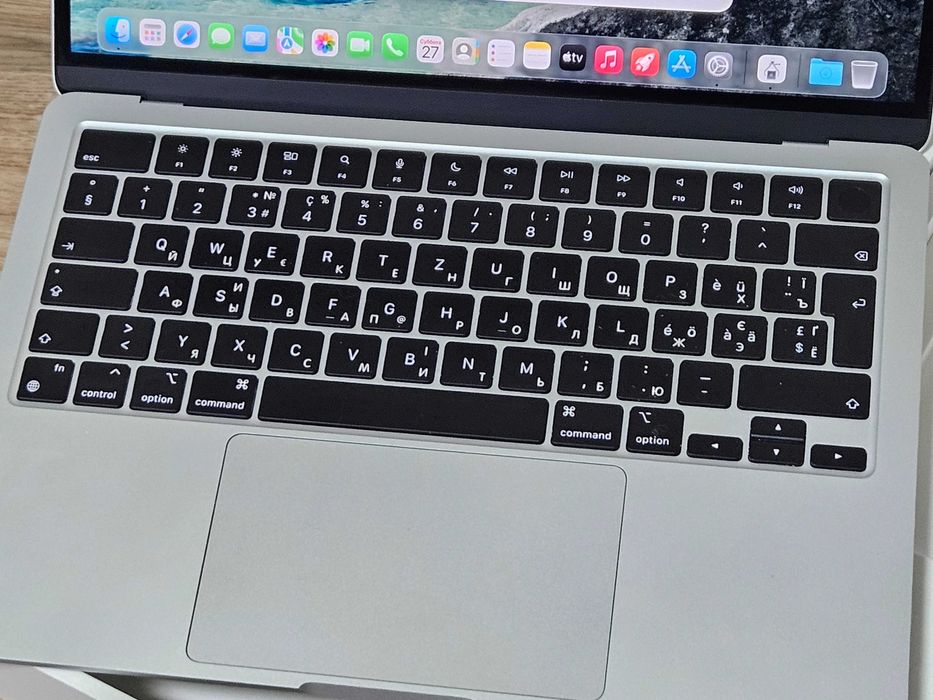 Macbook Air 13.6" (2024) M3 8 CPU/10 GPU •16Gb •512Gb
