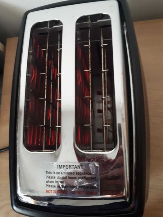 toster Delonghi zapiekacz czarny
