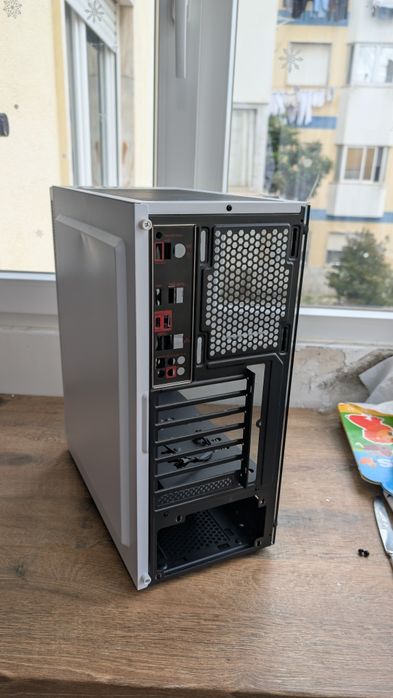 Caixa ATX Kolink Void White RGB Tempered Glass Branca