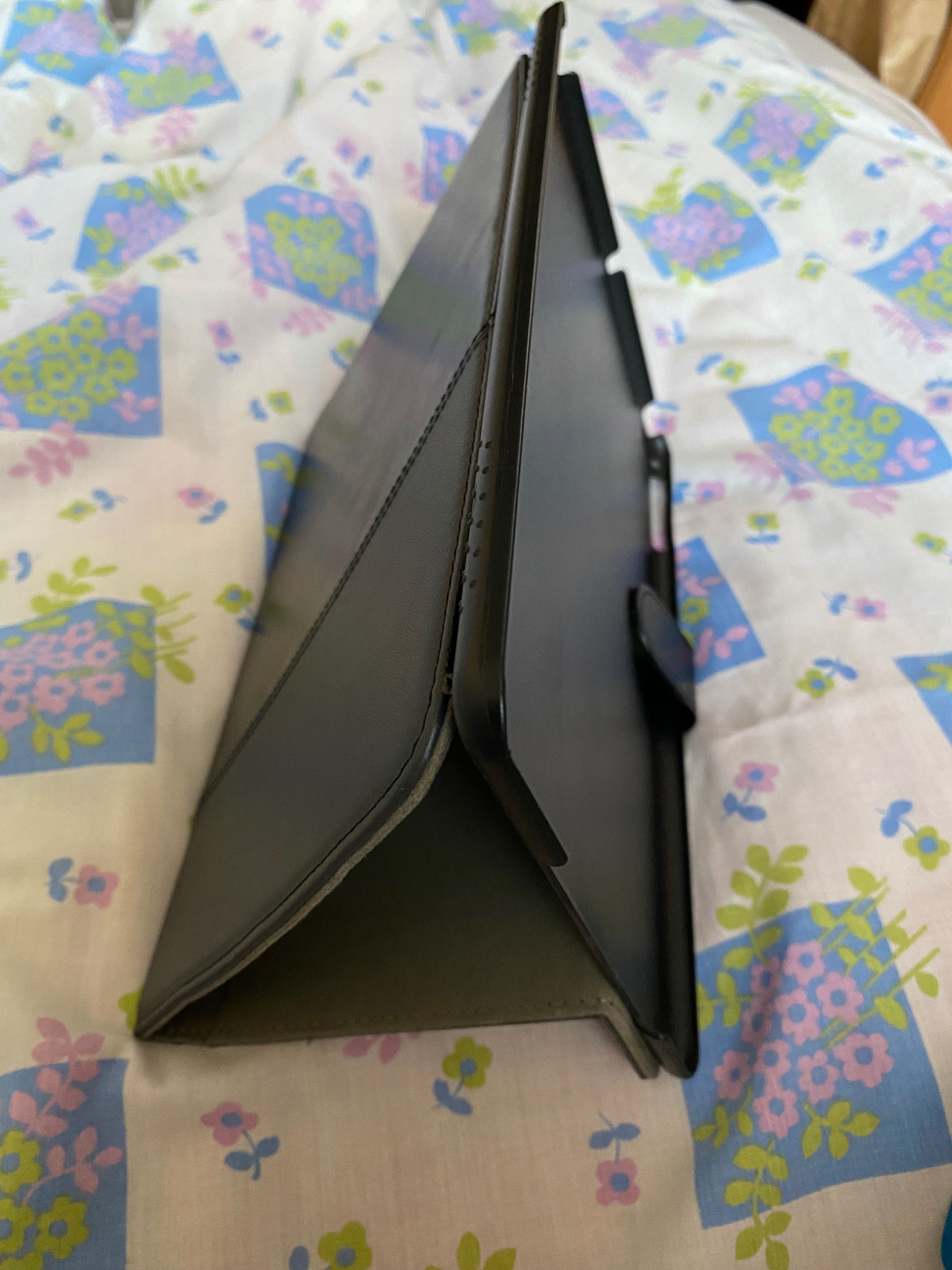Etui, osłonka na tablet