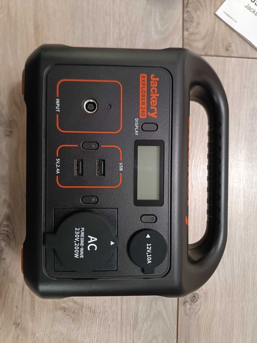 Зарядна станція Jackery 240w, великий повербанк