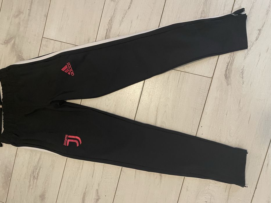 Juventus dres sportowy Adidas dziecięcy 128 7-8 lat