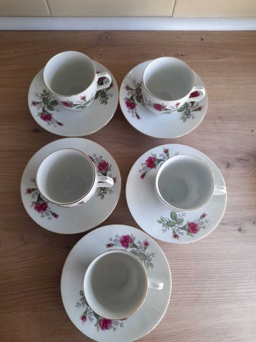 Delicado Conjunto Chá/Café - 5 Xícaras de Chá e 5 Pires