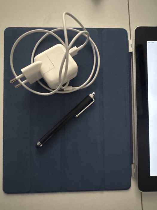 Apple iPad 4 Wi-Fi + 4G (4th generation)+ Extras