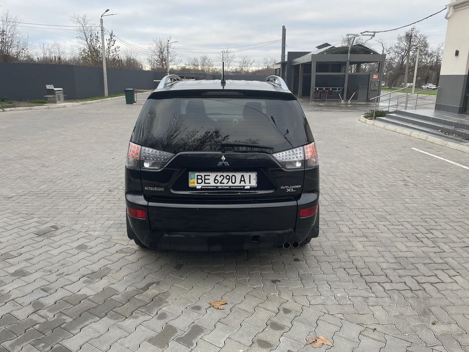 Mitsubishi Outlander 3.0 гаражне зберігання