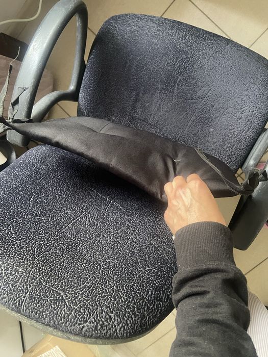 Офісний стілець , якісний і зручний , терміново