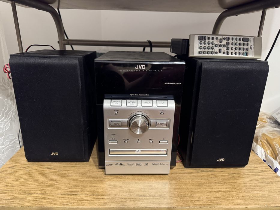 Mini wieża JVC UX-G68 (z funkcją DVD) z dwoma głośnikami