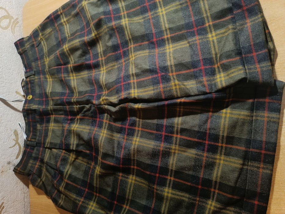 Класичні вовняні шорти р.40