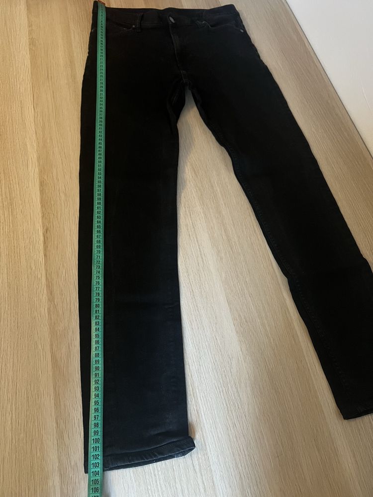 H&M czarne jeansy slim couple etroite 170/74A rozmiar 29