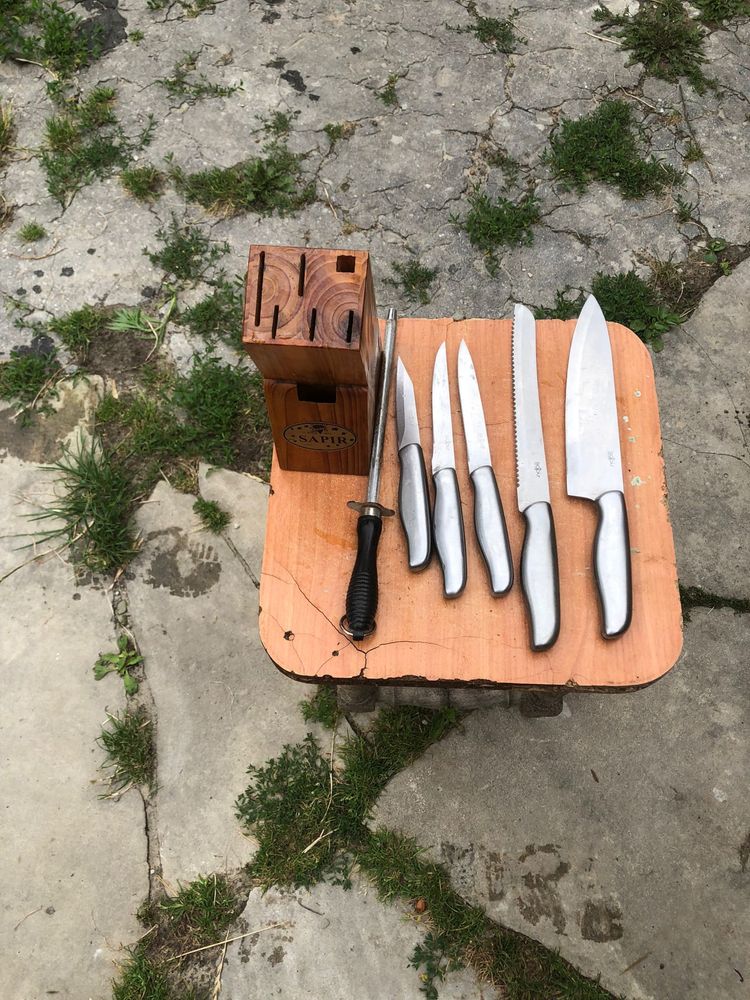 Набір ножів з підставкою