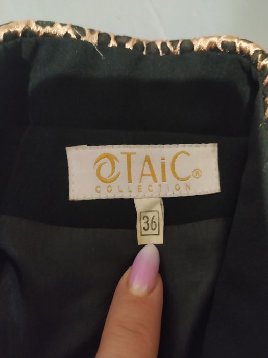 жіночий діловий костюм  для бізнесу