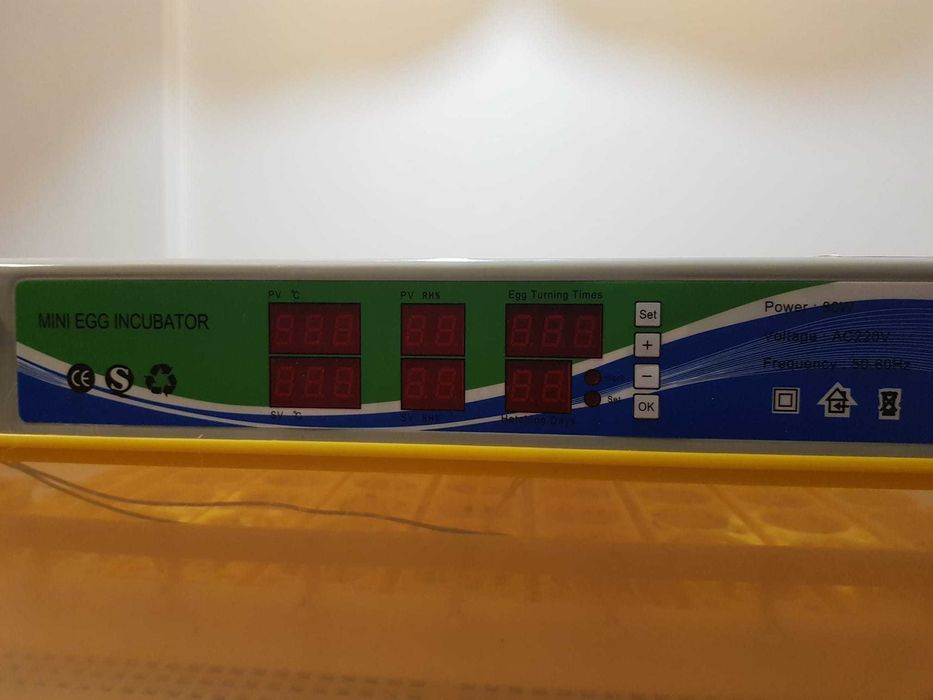 Chocadeira Incubadora Automática de 98 ovos