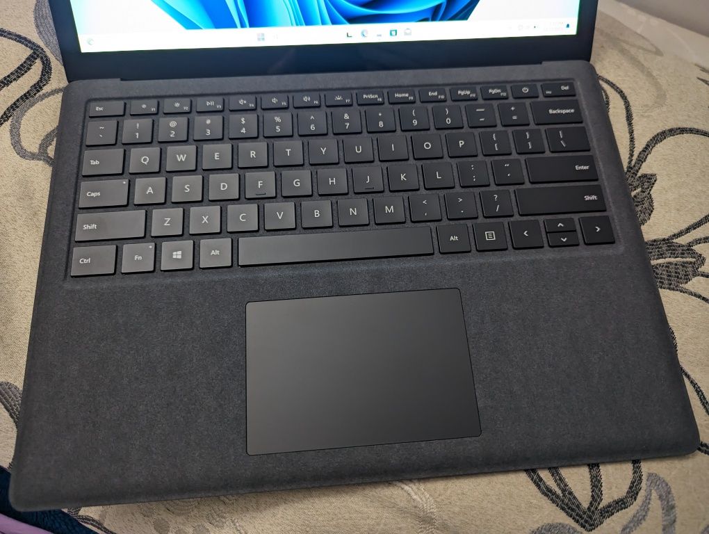 Сенсорний Microsoft Surface Laptop 2 i7-8650u 16/512gb