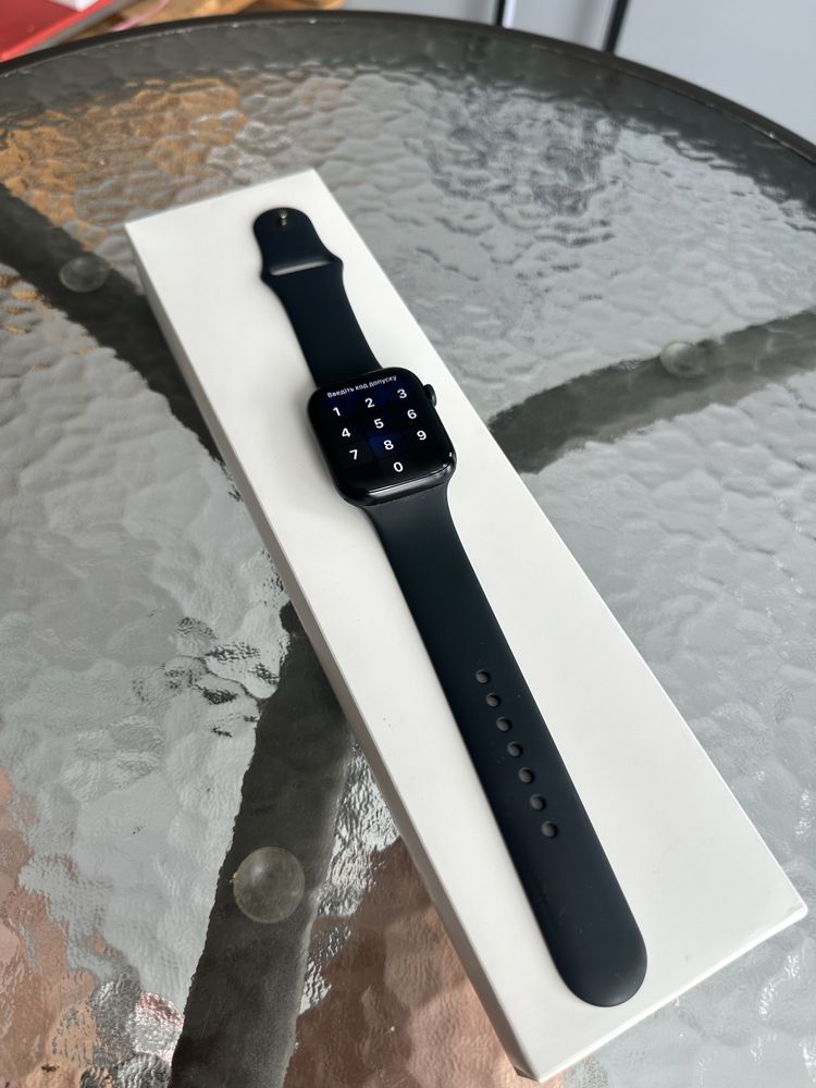 Apple Watch series 8 45 mm GPS Midnight Aluminium case with Sport Band