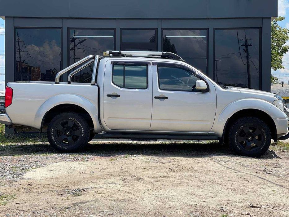 Nissan Navara 2.5 автомат