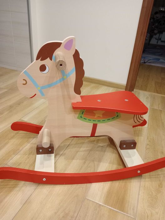 Konik na biegunach drewniany Playtive