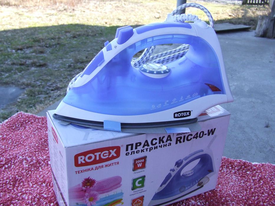Утюг электрический с керамической подошвой Rotex RIC40-W