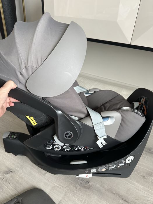 Продам автокрісло Cybex Platinum Cloud Z i-size з базою Isofix