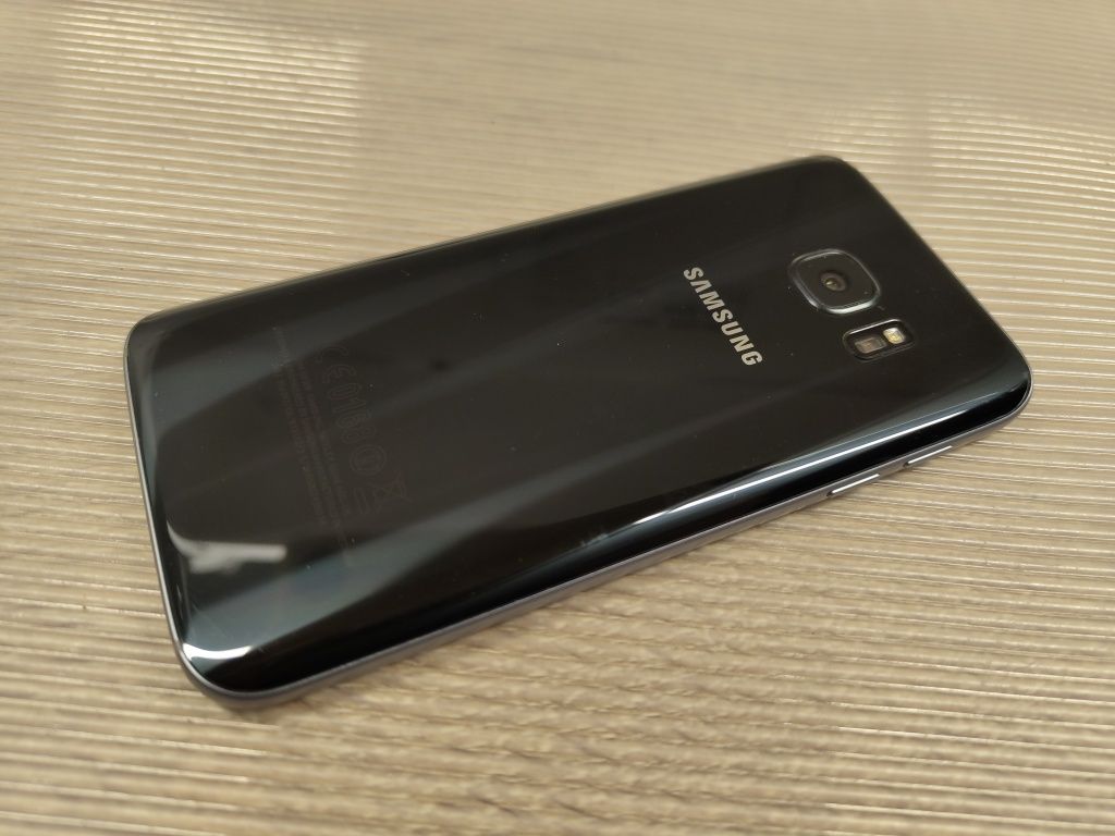 Sprzedam Samsung S7 ładny sprawny 4g