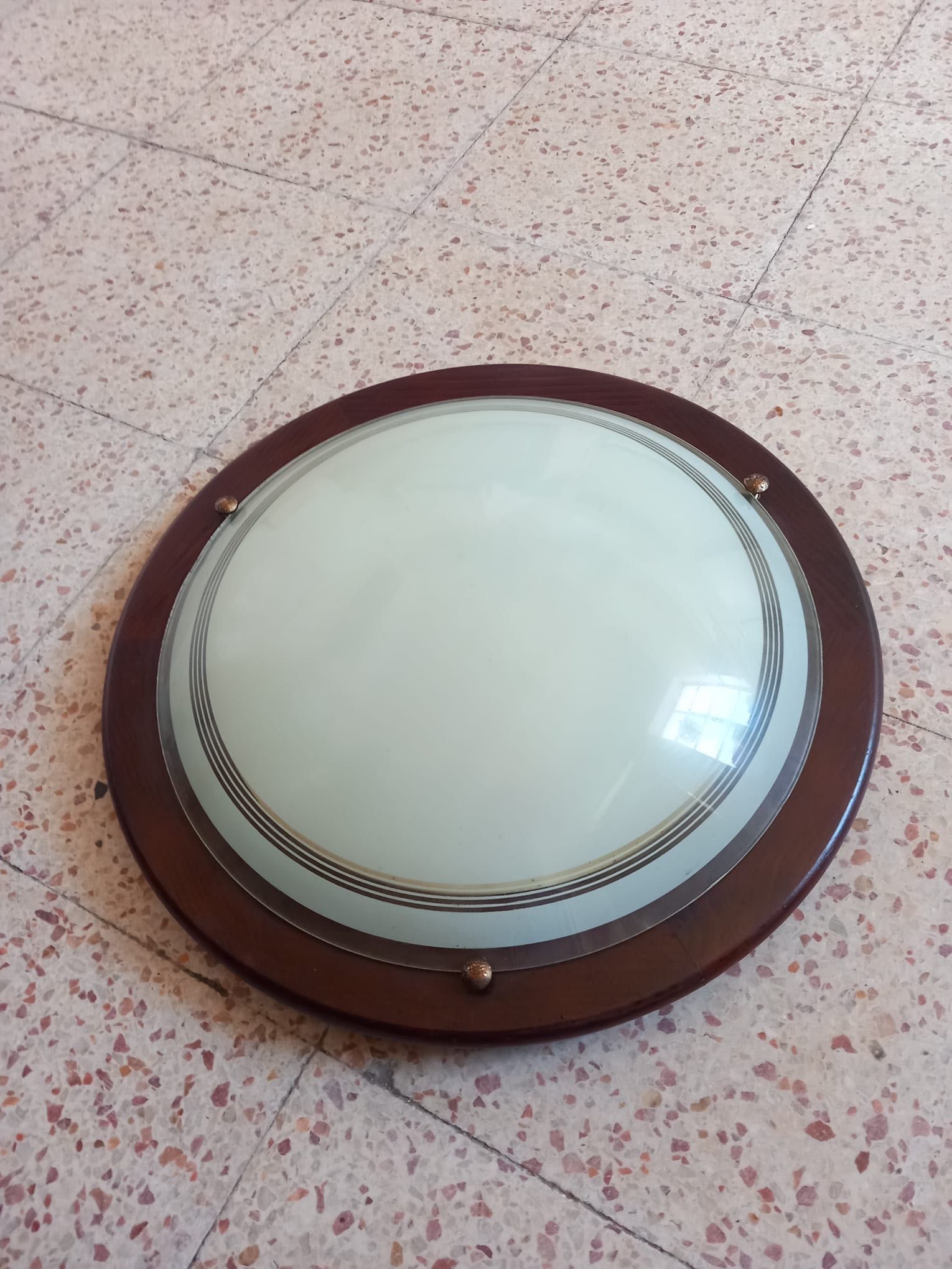 Candeeiros de teto e mesa