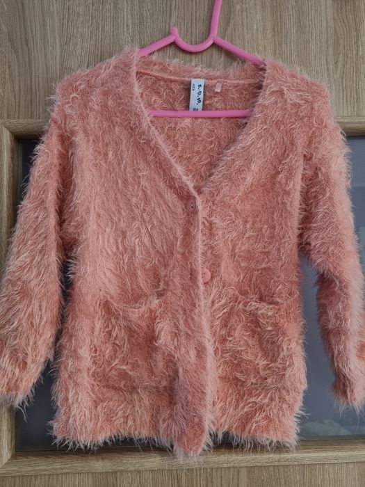 Sweterek dla dziewczynki r 104