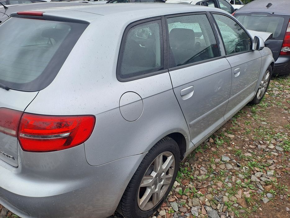 Audi a3 8p na części vag LX7W
