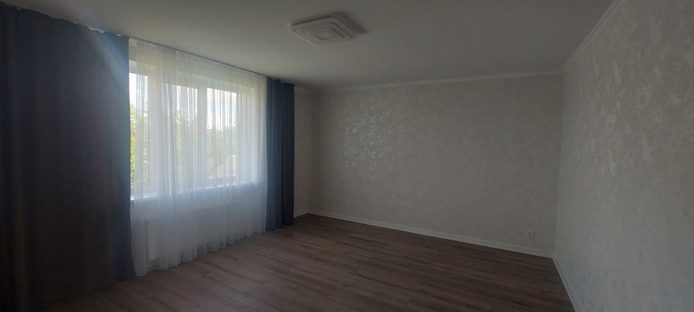 Продам частину нового будинку  на крошні.