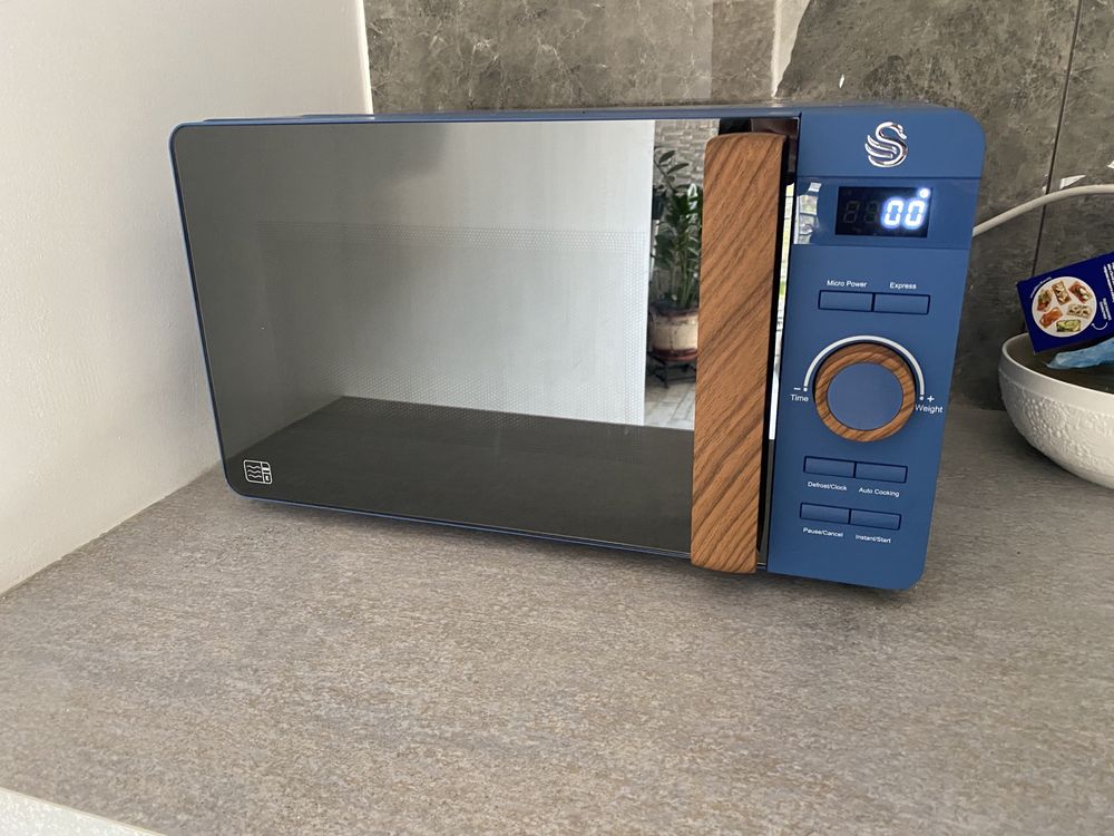 Мікрохвильовка Swan Nordic SM22036LBLUN