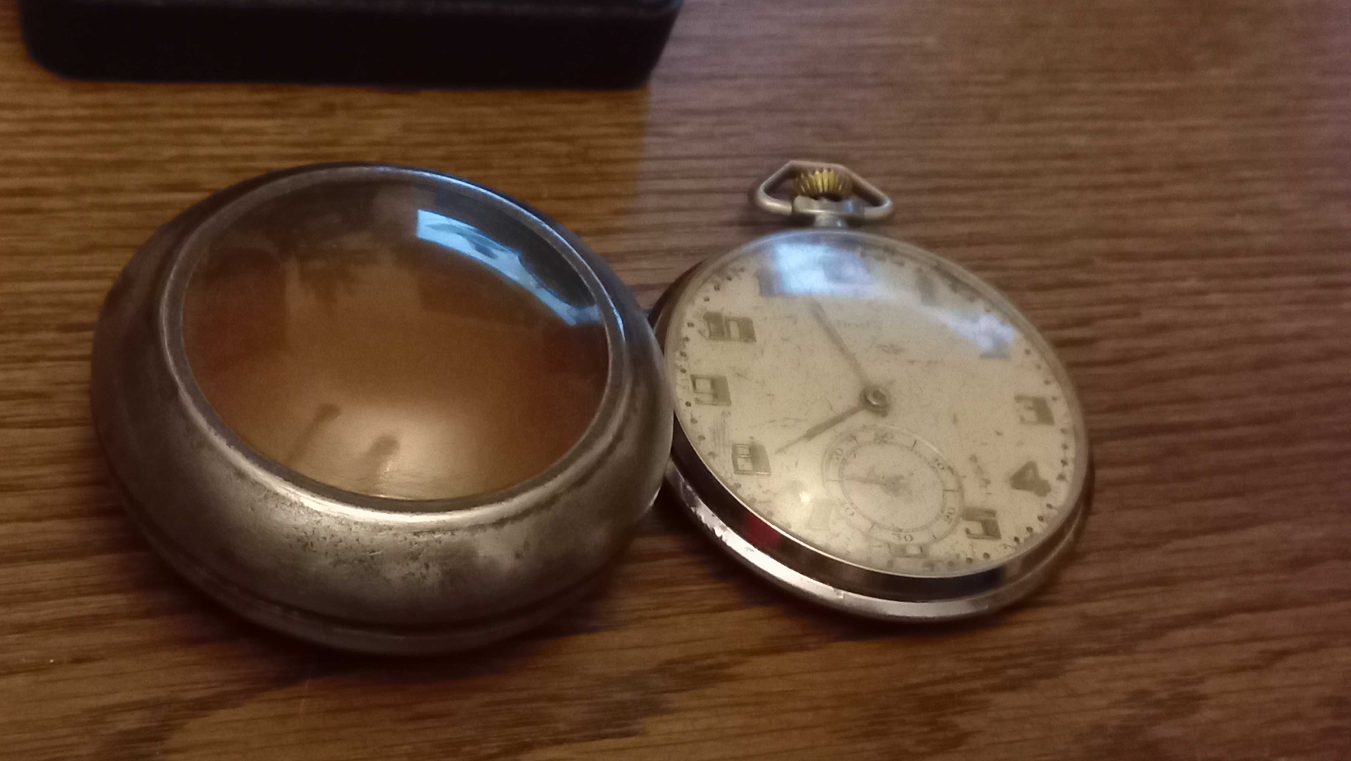 Sprzedam sprawny zegarek kieszonkowy Doxa Locle z 1923r z etui