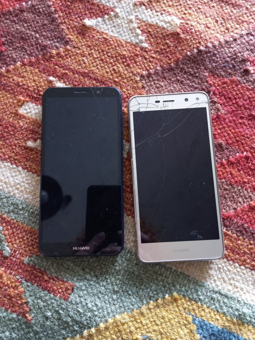 Tablets telemóveis usados.
