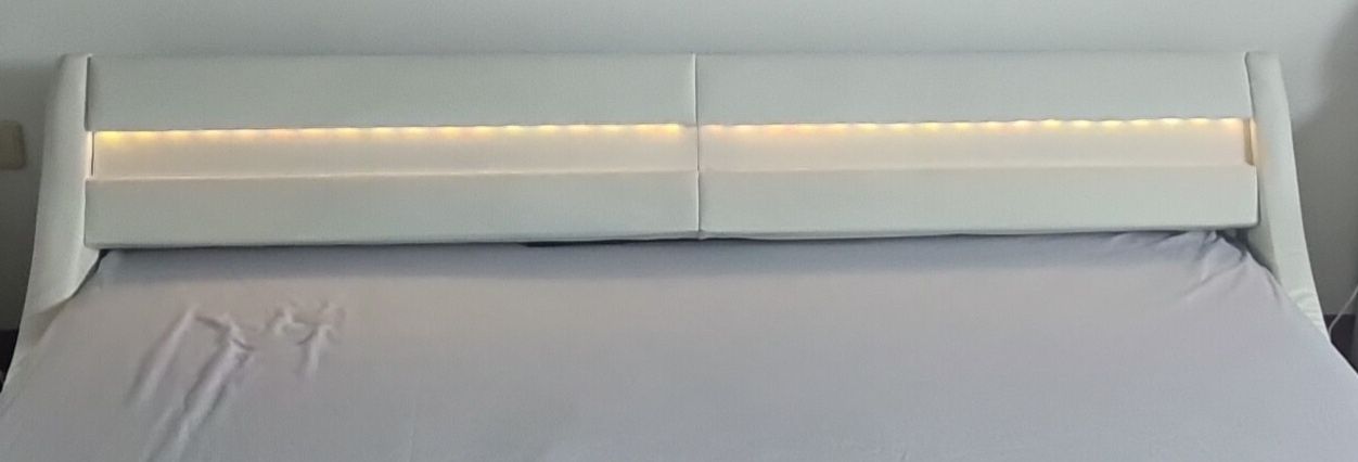 Cama de casal com Leds