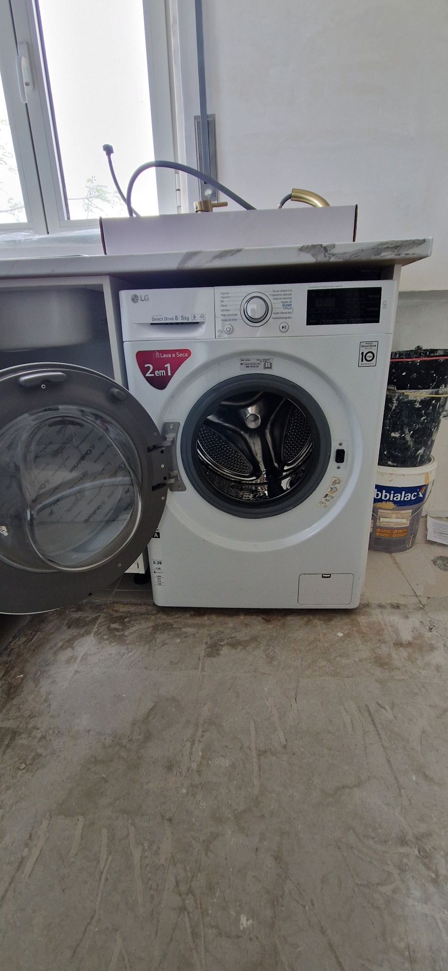 Máquina lavar e secar  roupa LG F4J6TM0W