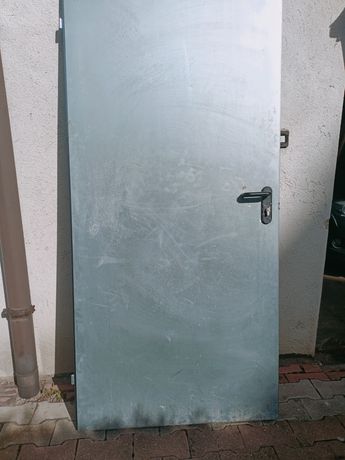 Drzwi techniczne z ościeżnicą firmy Hormann