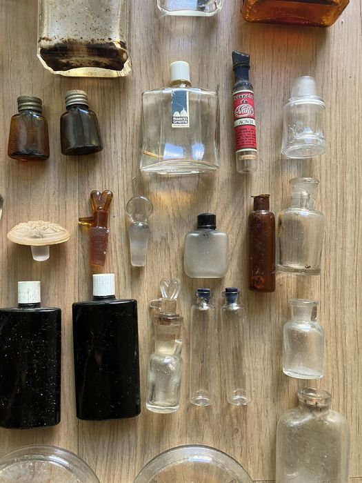 Frascos de farmacia antigos