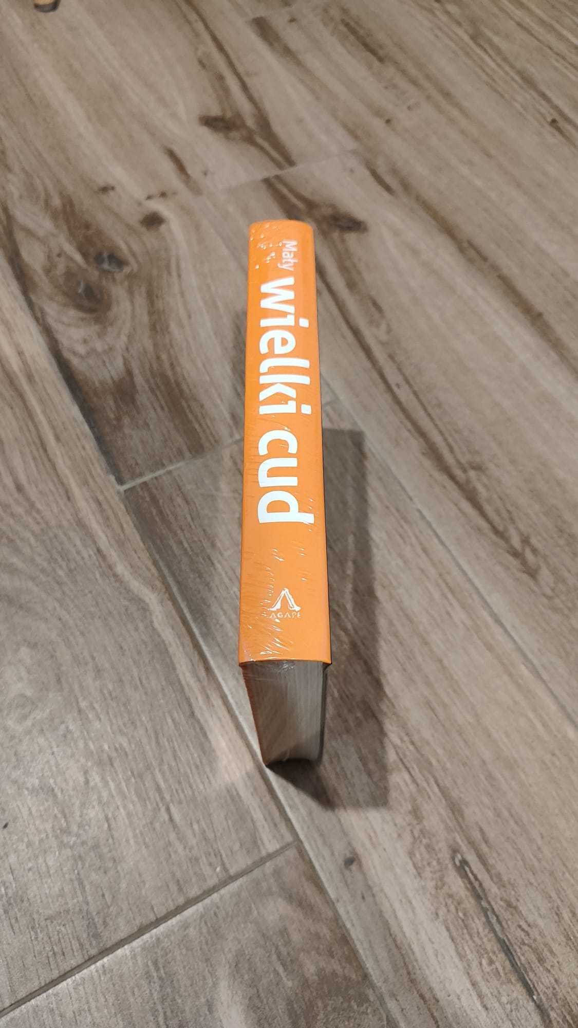 Książka "Mały wielki cud"