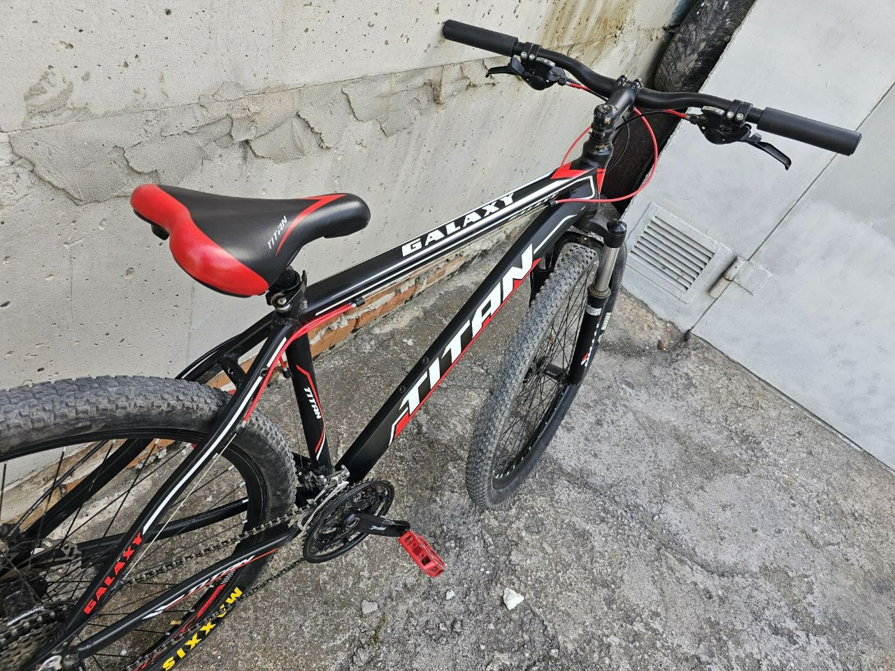 Надійний велосипед! Гідравлика Shimano 24 швидкості