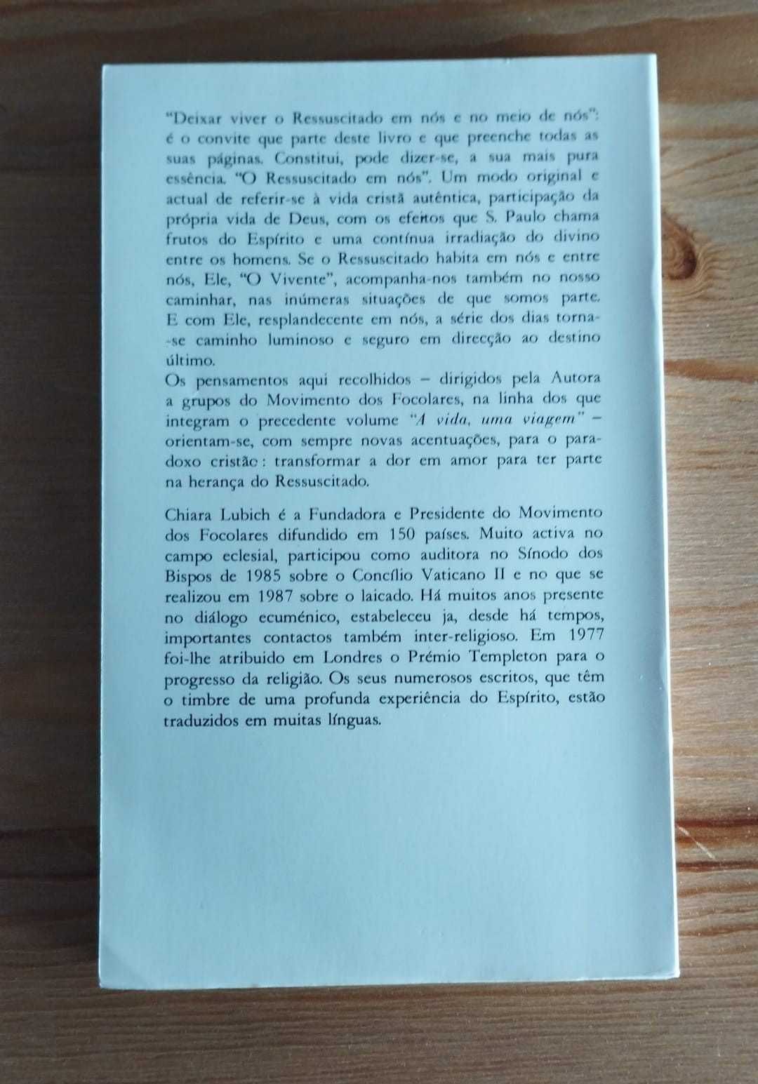 Caminhando com o Ressuscitado - Livro Usado